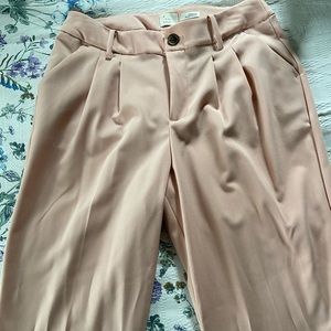 Pleated high wasted pink pants